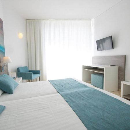 Azuline Hoteles Mar Amantis & II San Antonio  Room photo